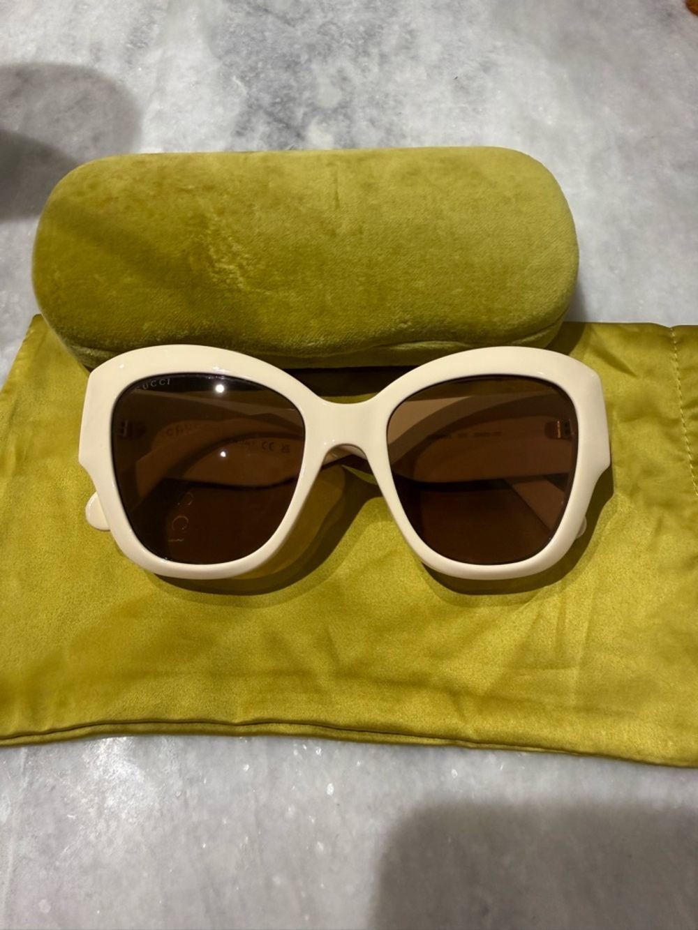 Gucci Sunglasses GG0808S 53 MM Cat Eye Cream White - Picture 2 of 7